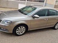 Usado VW Passat Advance 140 CV (102 kW) 2014 Marrón Berlina