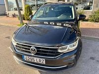 Käytetty VW Tiguan Life 150 HP (110 kW) 2021 Musta Katumaasturi