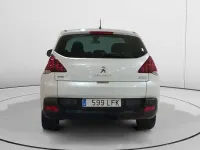 Usado Peugeot 3008 Access 120 CV (88 kW) 2016 Blanco Monovolumen