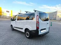 Usado Ford 300 Titanium 125 CV (91 kW) 2015 Blanco Monovolumen