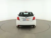 Usado Toyota Yaris Active 101 CV (74 kW) 2015 Blanco Utilitario