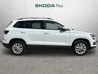 Usado Skoda Karoq Active 110 CV (80 kW) 2022 Blanco SUV
