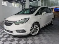 Usado Opel Zafira Excellence 140 CV (102 kW) 2018 Blanco Monovolumen
