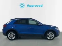 Begagnad VW T-Roc Life 110 HK (80 kW) 2024 Blå SUV