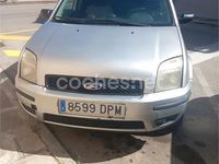 Usado Ford Fusion Trend 68 CV (50 kW) 2005 Gris / plata Utilitario