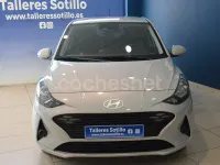 Nuevo Hyundai i10 67 CV (49 kW) 2025 Gris / plata Utilitario
