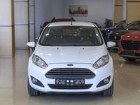 Usado Ford Fiesta Trend 82 CV (60 kW) 2016 Blanco Utilitario