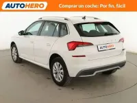 Usado Skoda Kamiq Ambition 110 CV (80 kW) 2021 Blanco SUV