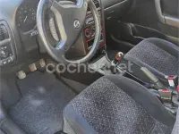 Usado Opel Astra Elegance 115 CV (84 kW) 2001 Gris / plata Berlina
