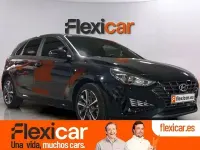 Usado Hyundai i30 110 CV (80 kW) 2024 Negro Berlina