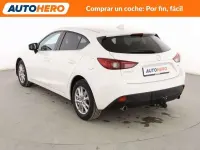 Begagnad Mazda 3 Style 150 HK (110 kW) 2014 Vit Sedan