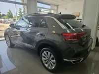 Usado VW T-Roc Advance 115 CV (84 kW) 2021 Gris / plata SUV