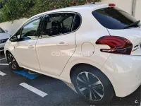 Usado Peugeot 208 Signature Sky 82 CV (60 kW) 2019 Blanco Utilitario