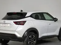 Usado Nissan Juke N-Connecta 114 CV (83 kW) 2025 Lunar white (metalizado) monotono SUV