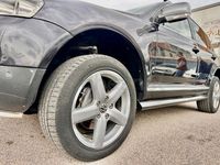 Usado VW Touareg 225 CV (165 kW) 2007 Negro SUV
