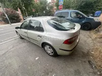 Usado Renault Laguna II Authentique 110 CV (80 kW) 2004 Gris / plata Berlina