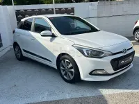 Usado Hyundai i20 90 CV (66 kW) 2017 Blanco Berlina