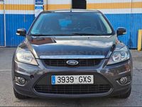 Usado Ford Focus Trend 125 CV (91 kW) 2010 Gris / plata Berlina