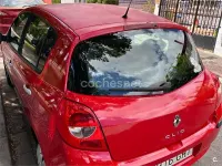Usado Renault Clio II 70 CV (51 kW) 2008 Rojo Berlina