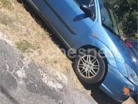 Usado Ford Focus Trend 115 CV (84 kW) 2000 Azul Berlina