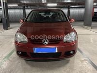 Usado VW Golf V Trendline 105 CV (77 kW) 2008 Granate Familiar