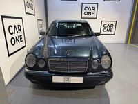 Usado Mercedes E320 Elegance 220 CV (161 kW) 1997 Azul Berlina