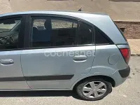 Usado Kia Rio EX 110 CV (80 kW) 2005 Azul Berlina