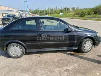 Usado Opel Astra Club 84 CV (61 kW) 2003 Negro Berlina