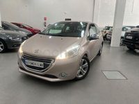Usado Peugeot 208 Allure 95 CV (69 kW) 2012 Beige Utilitario