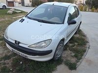 Usado Peugeot 206 70 CV (51 kW) 2002 Blanco Berlina