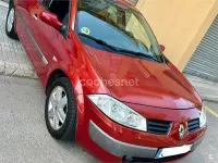 Usado Renault Mégane Dynamique 115 CV (84 kW) 2004 Rojo Berlina