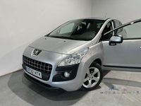 Usado Peugeot 3008 Access 115 CV (84 kW) 2013 Gris / plata Familiar