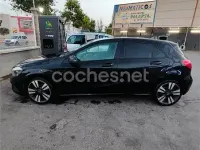 Usado Mercedes A180 Urban 109 CV (80 kW) 2013 Negro Utilitario