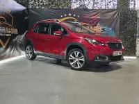 Usado Peugeot 2008 Allure 110 CV (80 kW) 2018 Rojo SUV