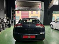 Usado Renault Laguna III Dynamique 130 HP (95 kW) 2009 Cinzento Sedan