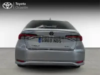 Usado Toyota Corolla Style 140 CV (102 kW) 2025 Gris / plata Berlina