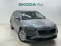 Usado Skoda Scala Selection 115 CV (84 kW) 2025 Gris / plata Utilitario