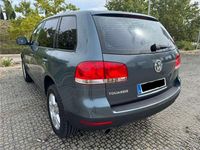 Käytetty VW Touareg 220 HP (161 kW) 2003 Harmaa Katumaasturi