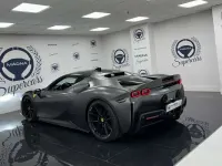 Usado Ferrari SF90 1001 CV (736 kW) 2022 Gris Coupe