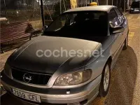 Usado Opel Omega Elegance 150 CV (110 kW) 2003 Gris / plata Berlina
