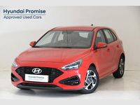 Usado Hyundai i30 100 CV (73 kW) 2025 Rojo Familiar