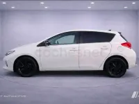 Usado Toyota Auris Active 132 CV (97 kW) 2015 Blanco Berlina