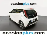 Usado Toyota Aygo x-sky 69 CV (50 kW) 2018 Blanco Utilitario