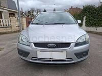 Usado Ford Focus Trend 109 CV (80 kW) 2005 Gris / plata Berlina