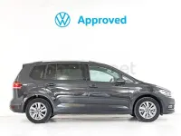 Usado VW Touran Advance 122 CV (89 kW) 2024 Gris / plata Monovolumen
