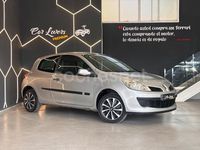 Usado Renault Clio II Authentique 75 CV (55 kW) 2007 Gris / plata Berlina