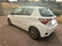 Usado Toyota Yaris Hybrid Business Edition 116 CV (85 kW) 2020 Blanco Berlina