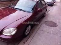 Usado Hyundai Sonata GLS 131 CV (96 kW) 2002 Granate Berlina