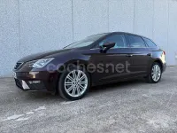 Usado Seat Leon 150 CV (110 kW) 2018 Granate Familiar