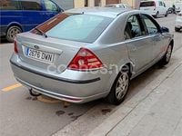 Usado Ford Mondeo Ghia 130 CV (95 kW) 2006 Gris / plata Familiar